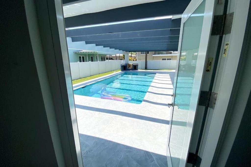 King 1bd W/ Pool, Grill, Near Beach & Downtown *