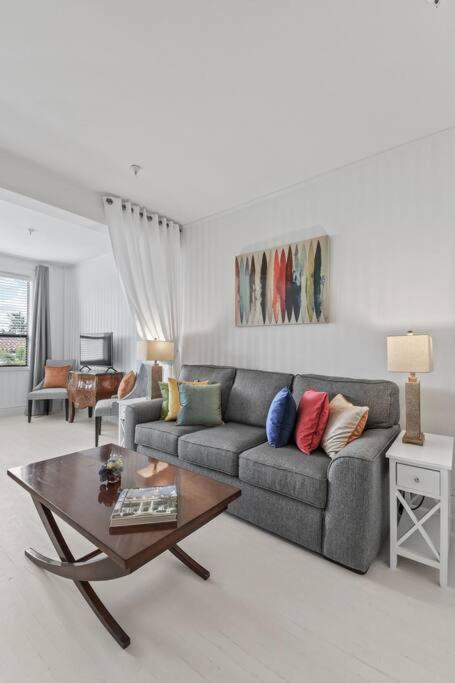 Blue Orchid Apartment-palm Beach-pool *