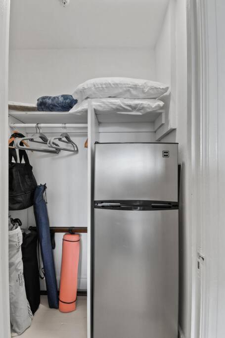 Blue Orchid Apartment-palm Beach-pool Apartment