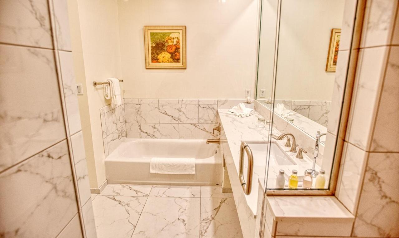 Trianon Bonita Bay Hotel 4*