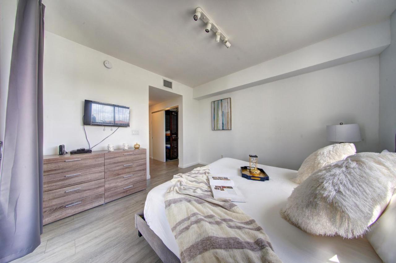 Apartment Moderno Residences By Bay Breeze Bay Harbor Islands