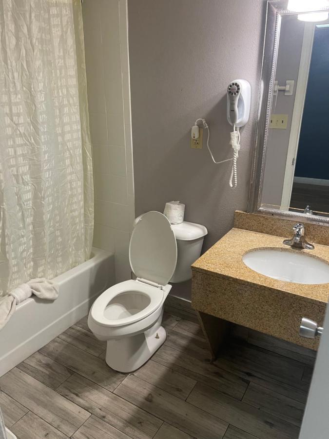 Days By Wyndham Orange City/deland Motel 2*
