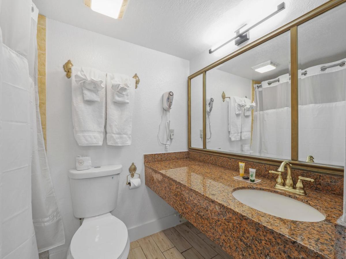 Hotel Royal Hutchinson Island