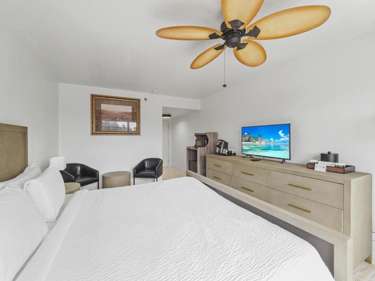 Royal Hutchinson Island Hotel