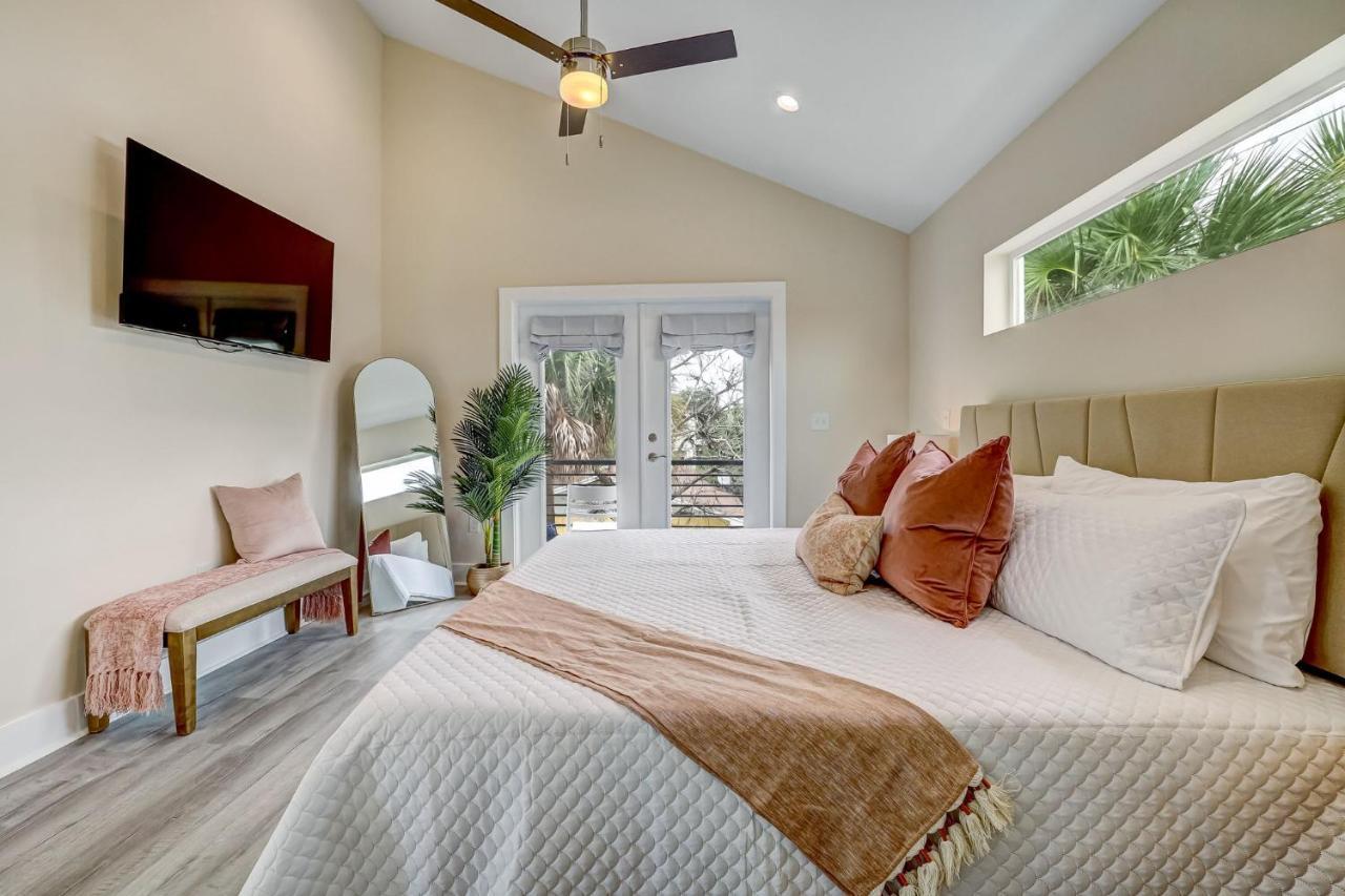319 Riberia- Minutes To Downtown Holiday home