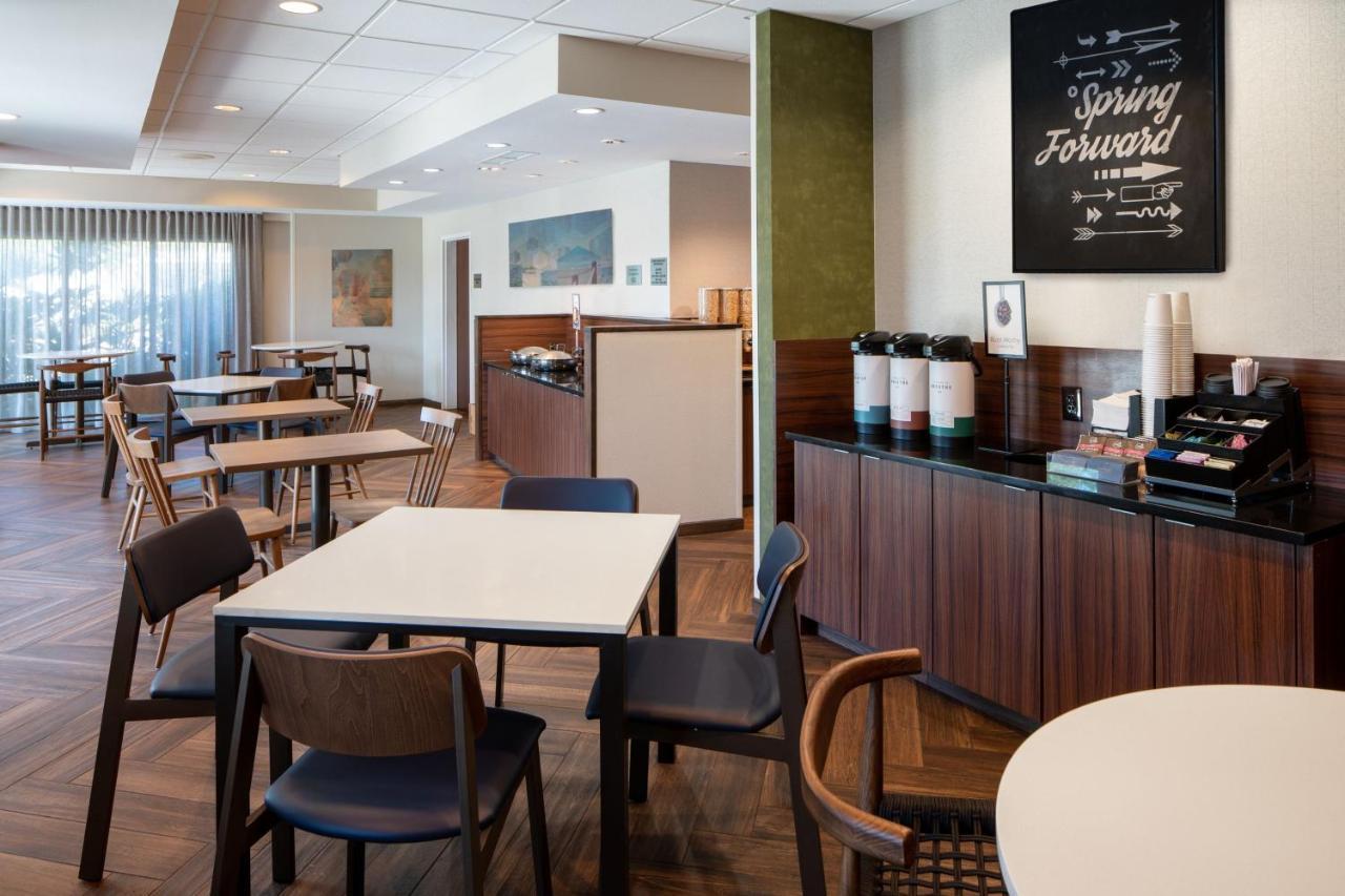 Hotel Fairfield & By Marriott 3*