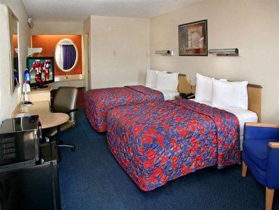 Motel Red Roof - Brandon 2*