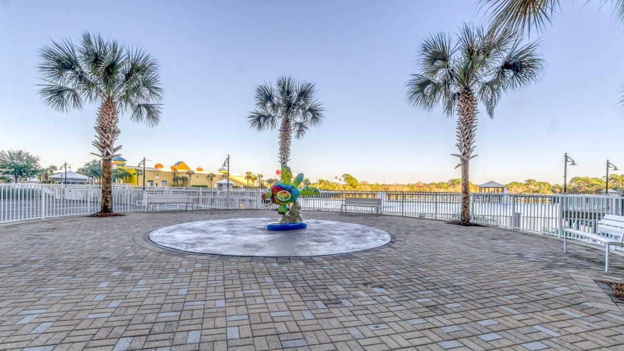Laketown Wharf #338 By Nautical