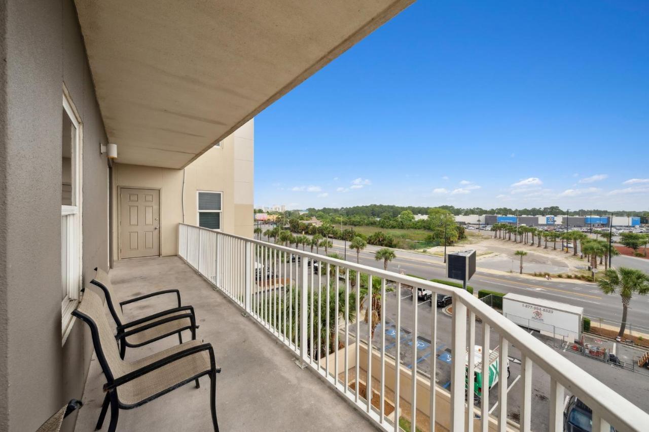 Laketown Wharf #338 By Nautical *