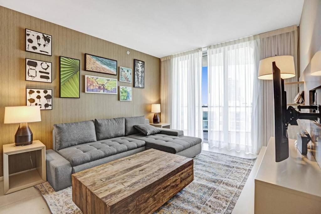 Apartment Chic 2bdr 2ba Water Front In Hyde Hollywood