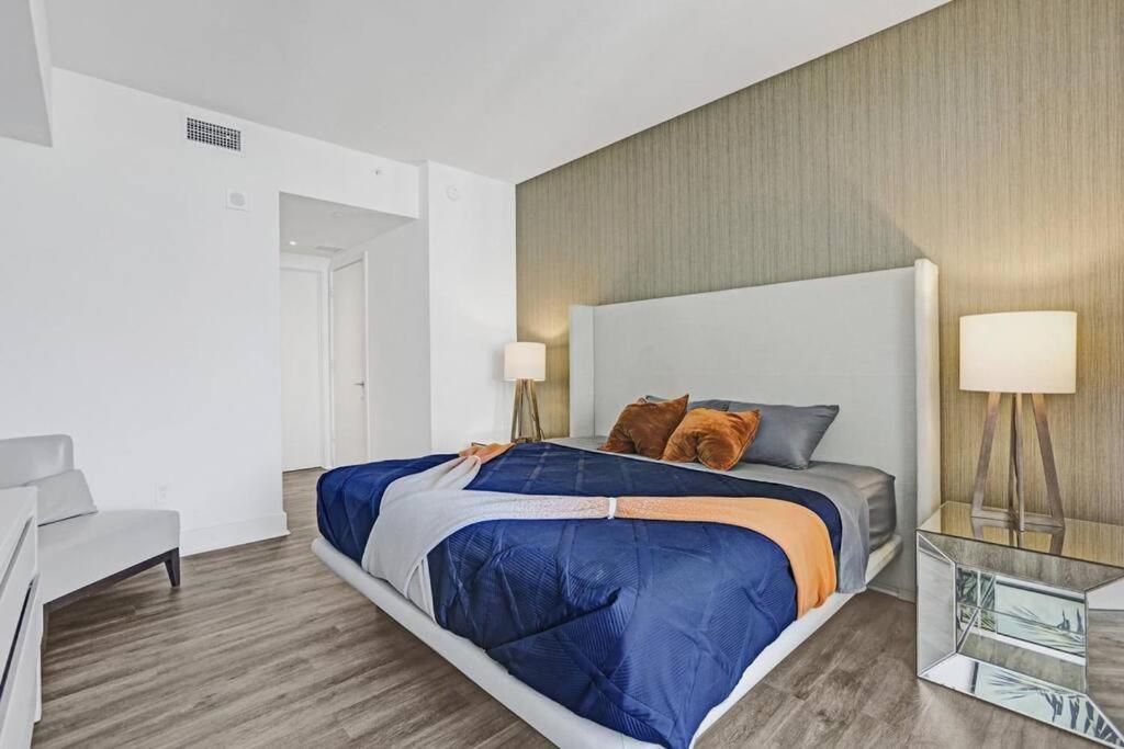Apartment Chic 2bdr 2ba Water Front In Hyde *