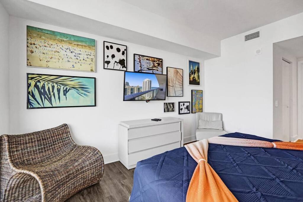 Chic 2bdr 2ba Water Front In Hyde Apartment *