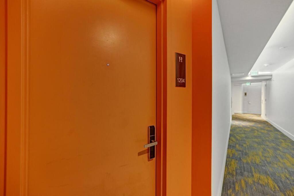 Chic 2bdr 2ba Water Front In Hyde * Hollywood