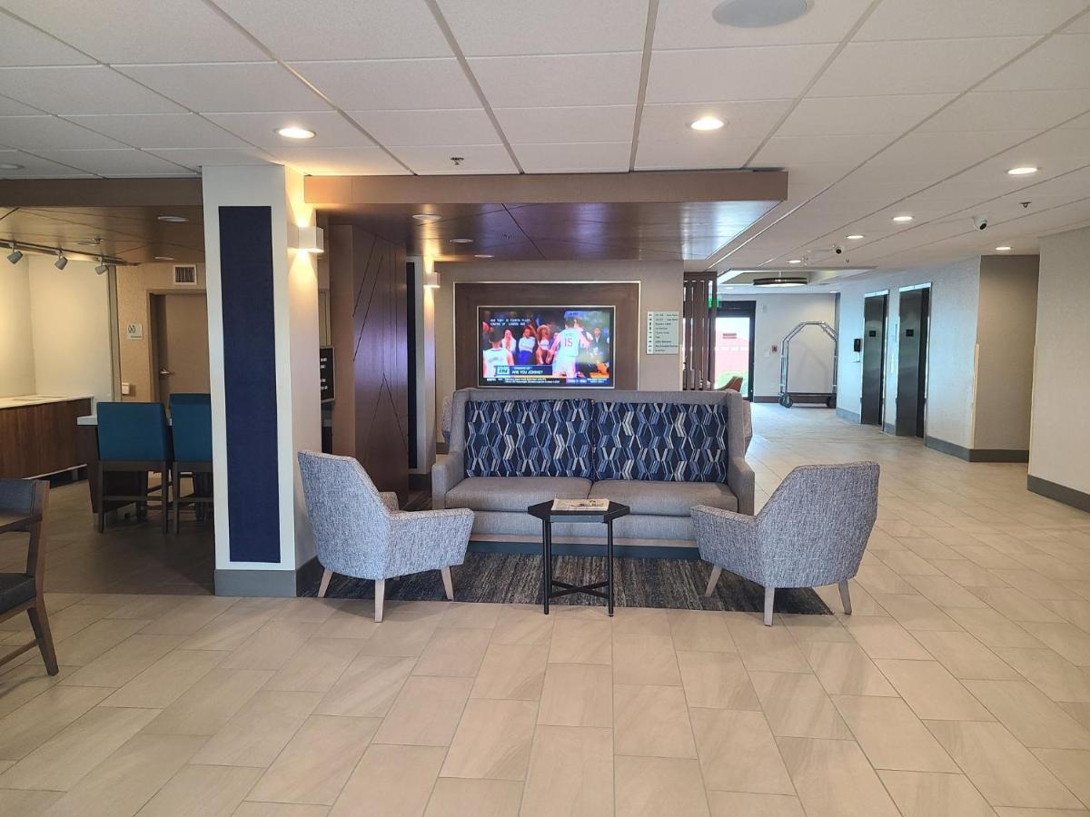 Express Lauderdale North - Executive Airport By Ihg Hotel 2*