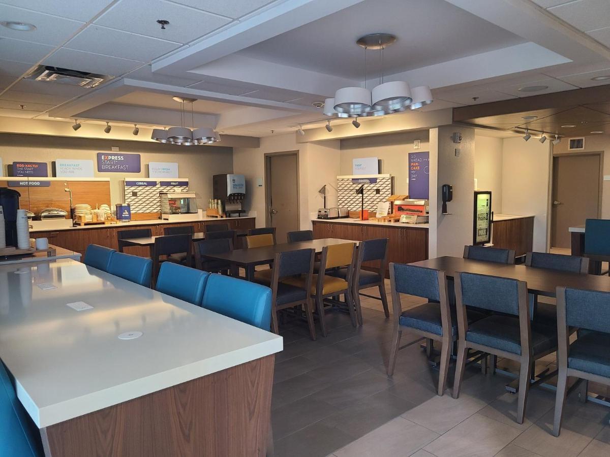 Hotel Express Lauderdale North - Executive Airport By Ihg 2*