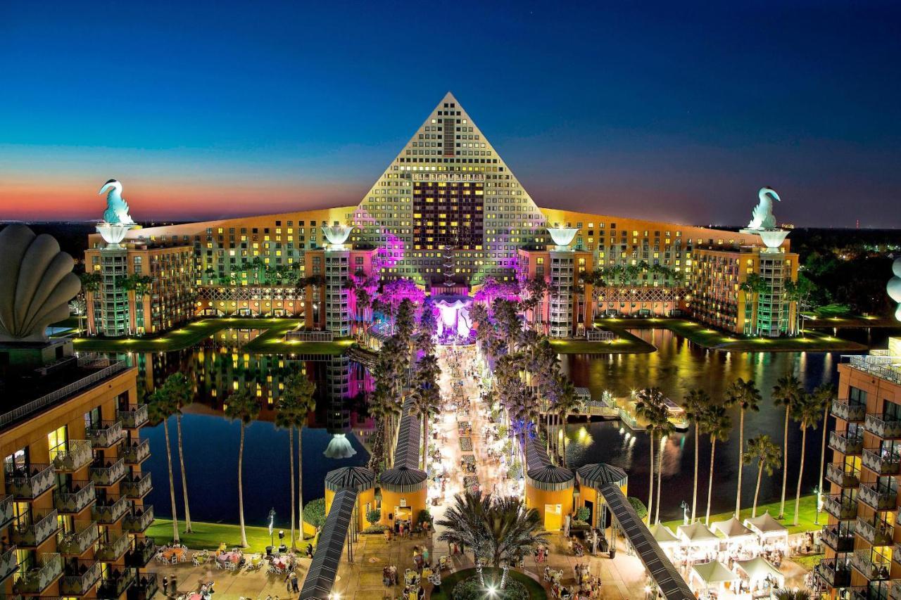 Resort Walt World Swan