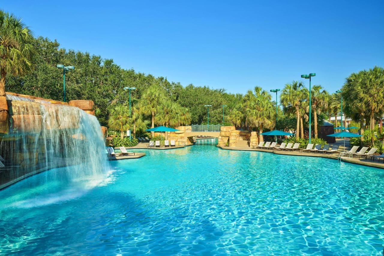 Resort Walt World Swan