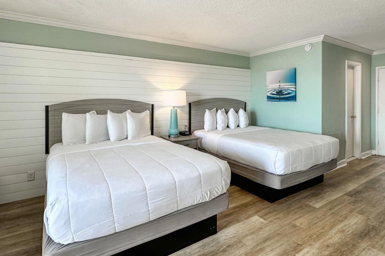 Hotel Thunderbird Treasure Island