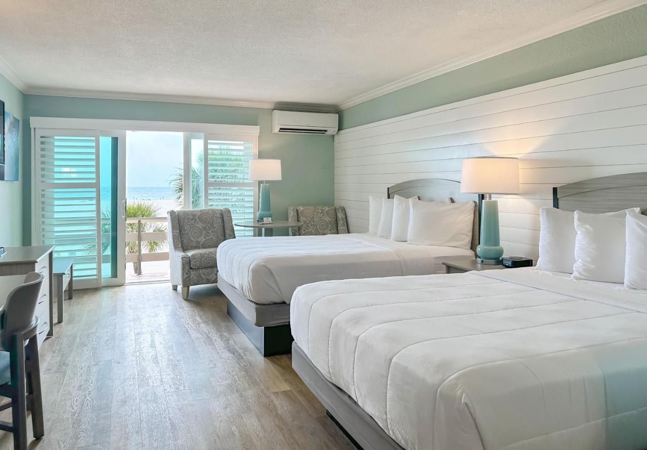 Hotel Thunderbird Treasure Island