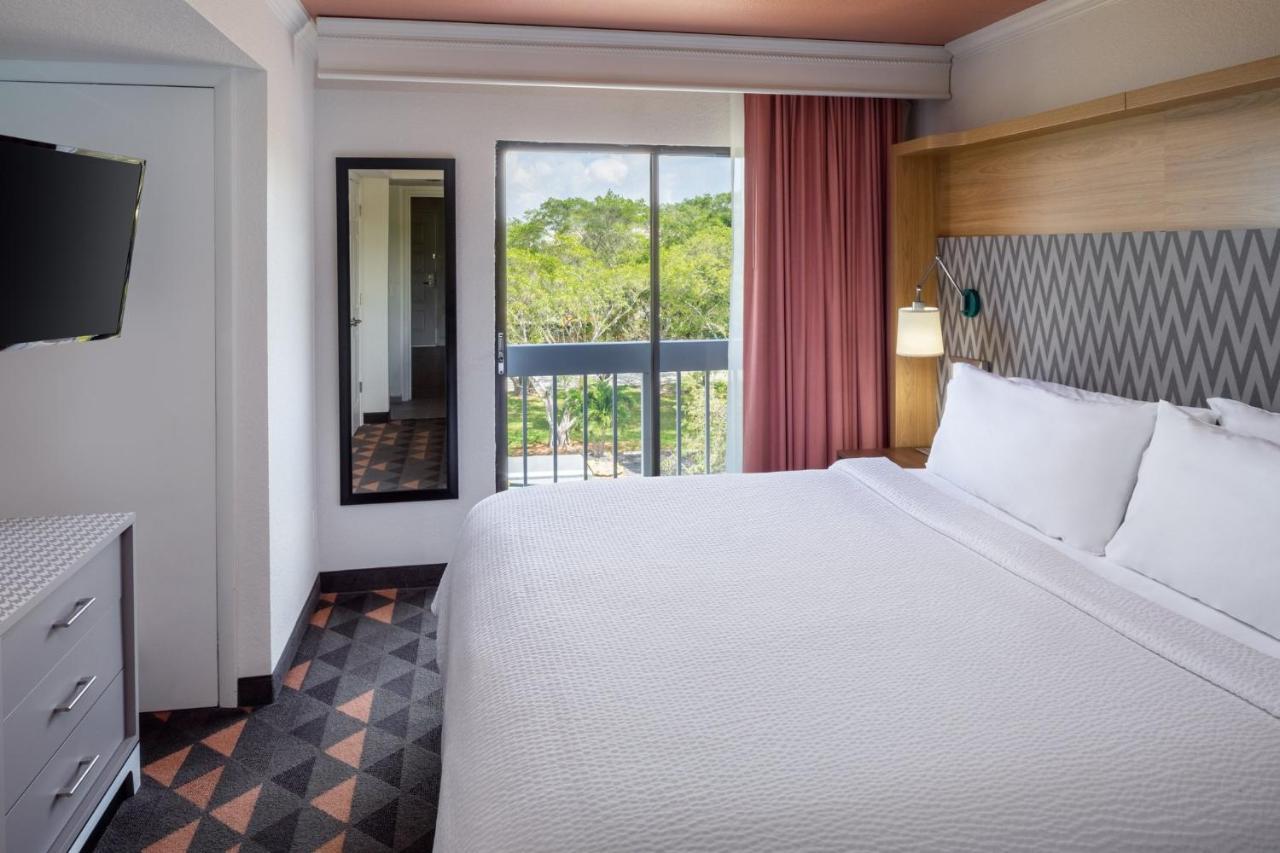 & - North Hotel 3*