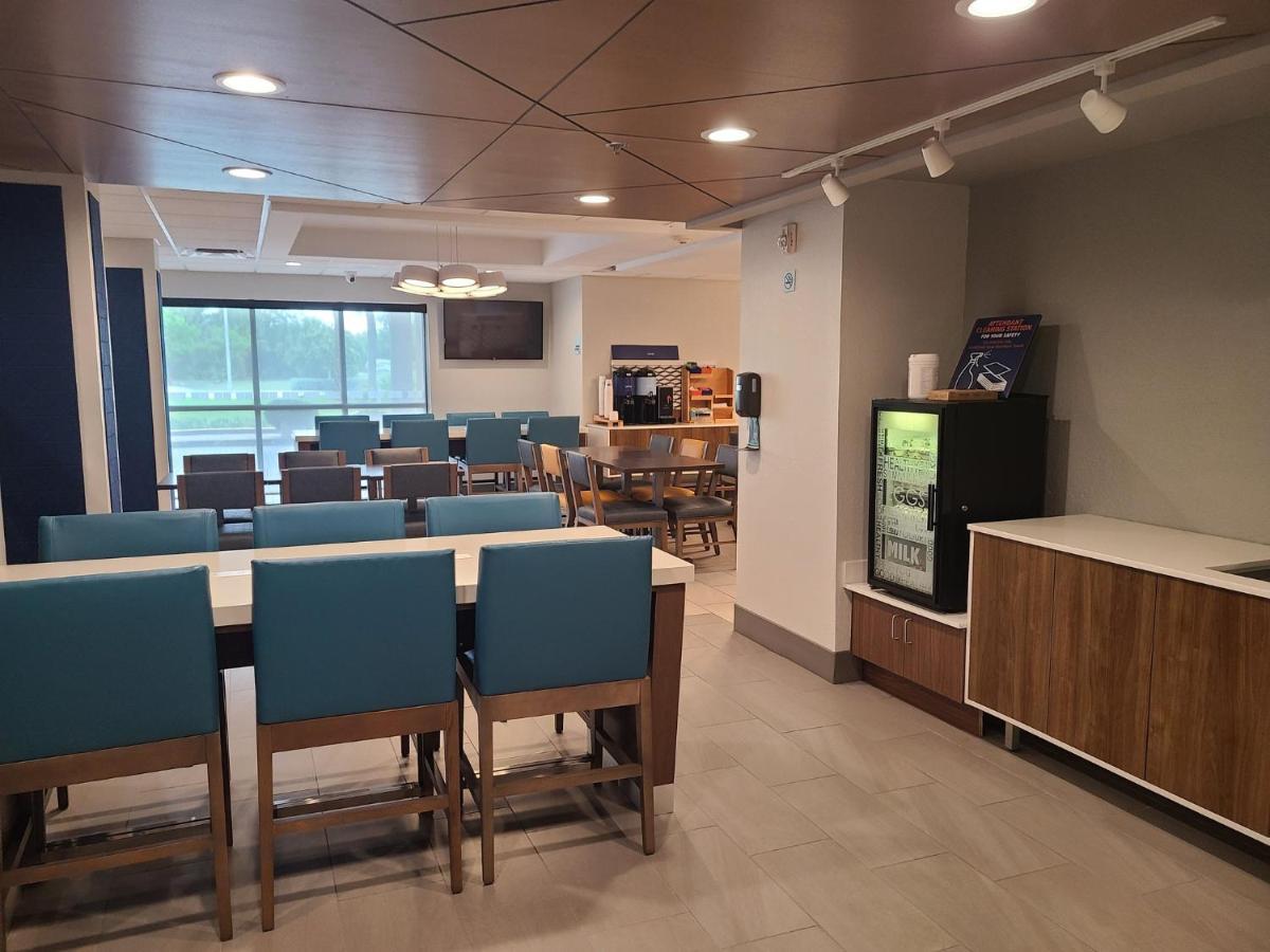 Express Lauderdale North - Executive Airport By Ihg
