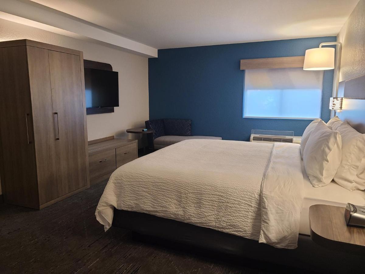 Express Lauderdale North - Executive Airport By Ihg Hotel