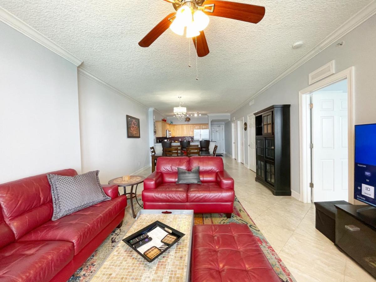 Apartment Tropic Winds 1701 Premium Corner Unit With 2 Parkings! Free Chairs Service! *