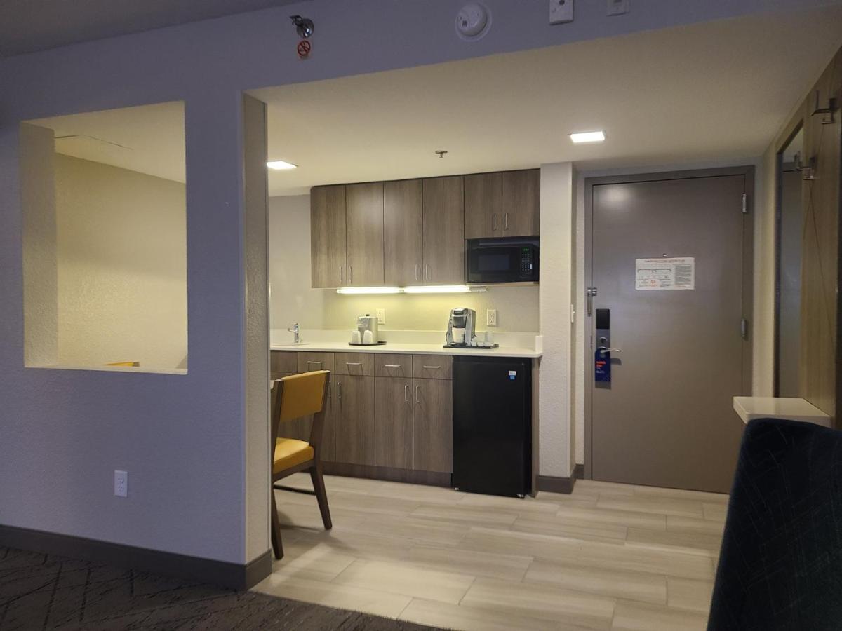 Express Lauderdale North - Executive Airport By Ihg Hotel 2*
