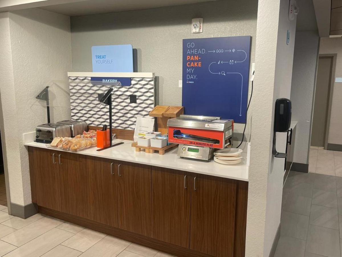 Express Lauderdale North - Executive Airport By Ihg Hotel