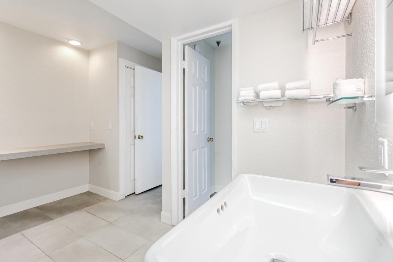 Grand Shores West Hotel Redington Shores