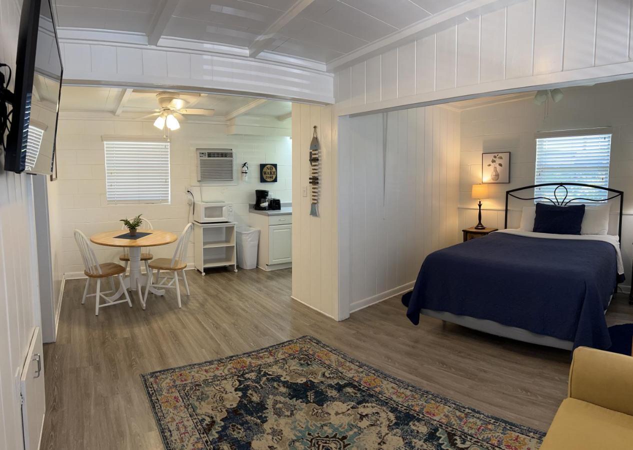 Hontoon Landing & Marina Hotel