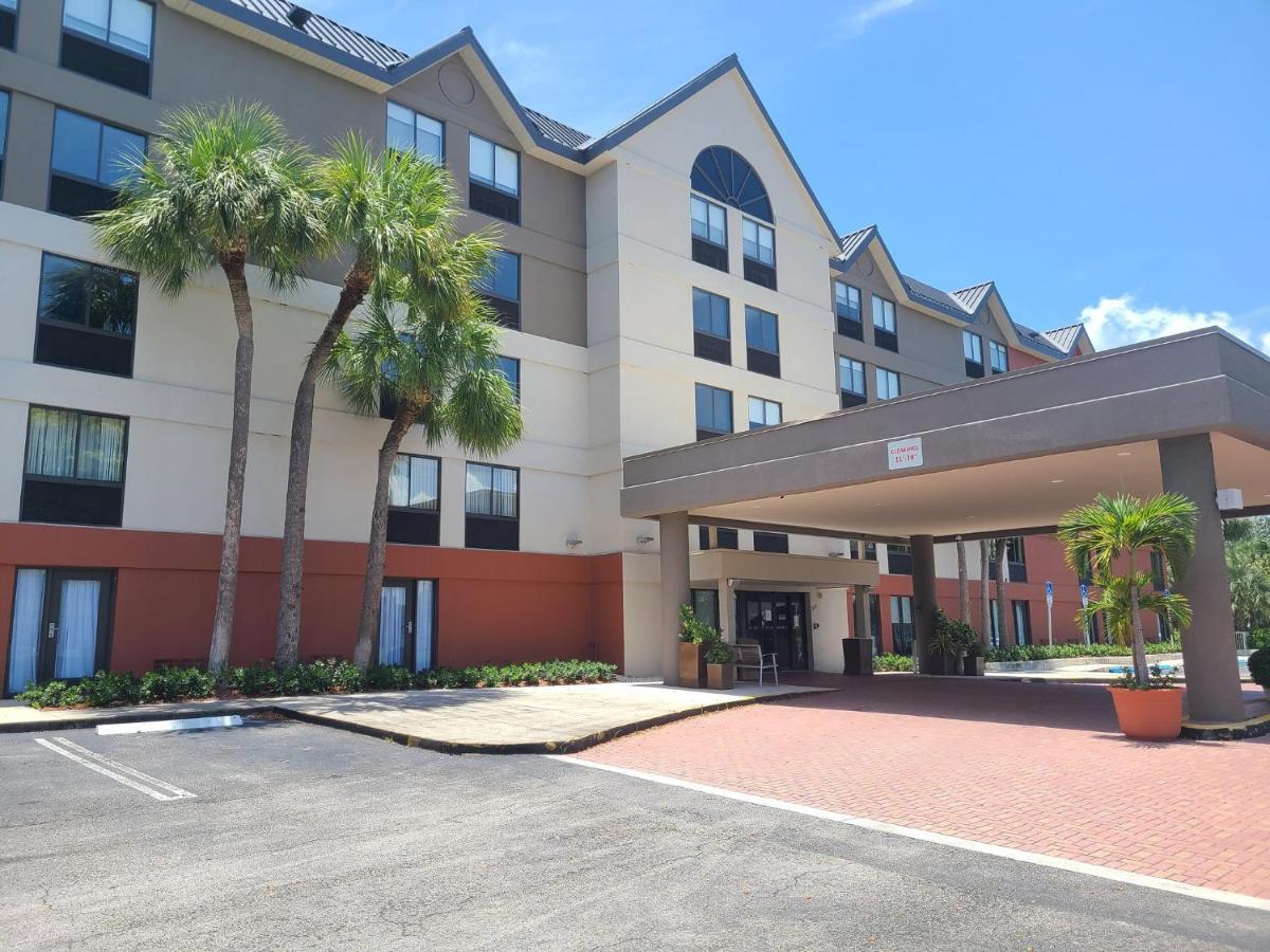 Hotel Express Lauderdale North - Executive Airport By Ihg