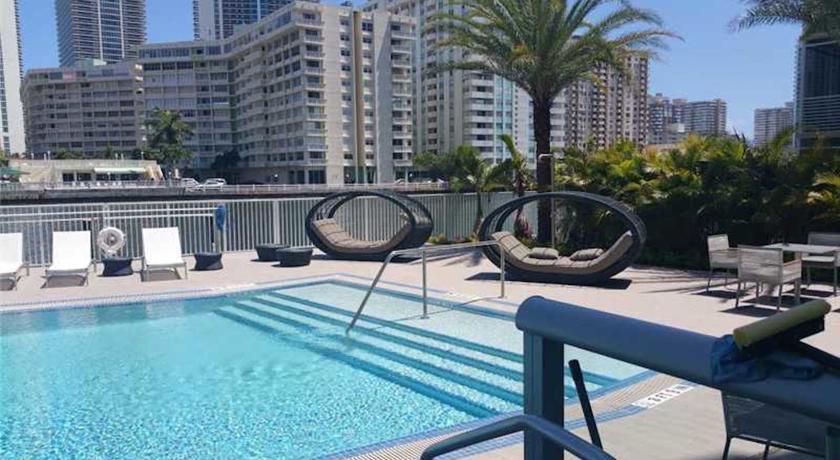 Aparthotel Beachwalk Elite And Hallandale Beach
