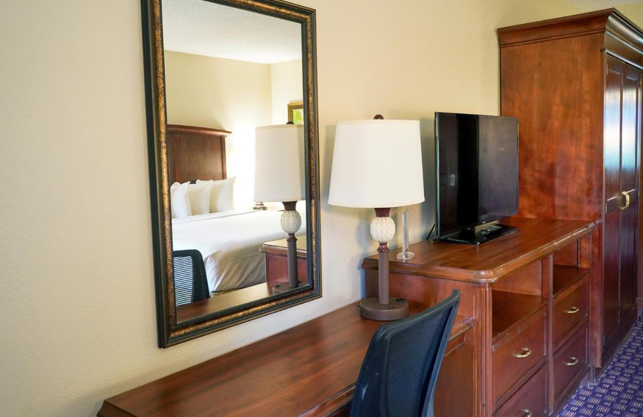 Rosen International Near The Parks Hotel 3*