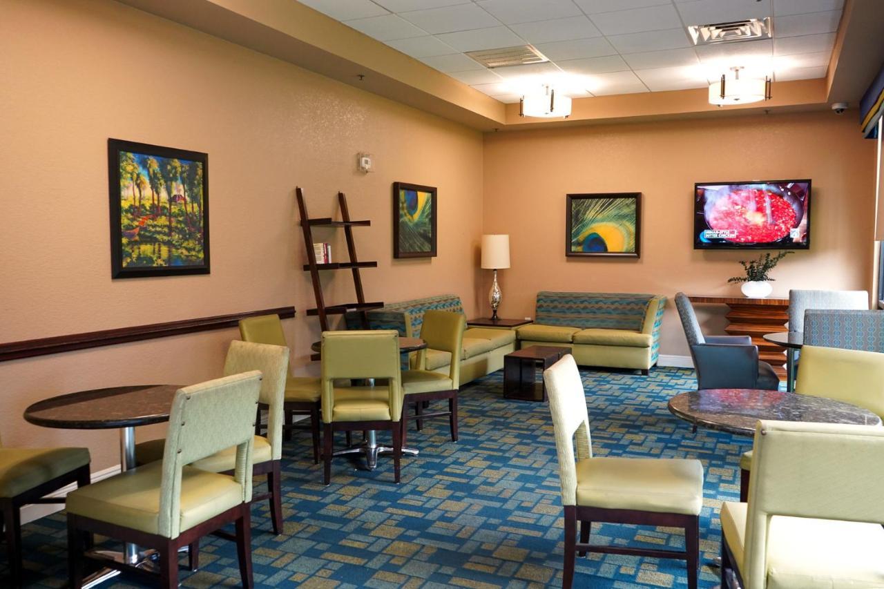 Hotel Rosen International Near The Parks 3*