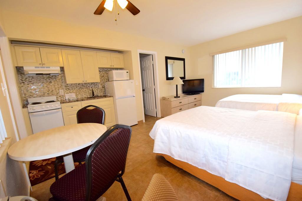 Motel Surf Side 2*