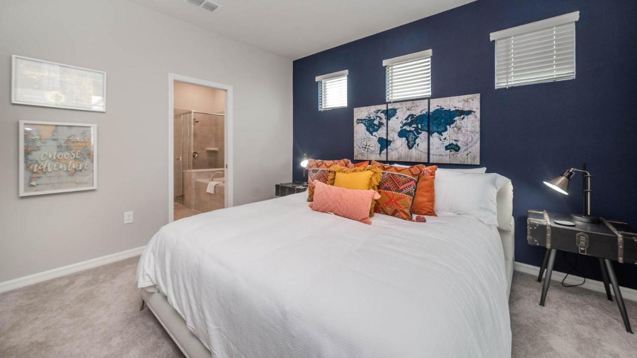 1137 Aloha * Davenport