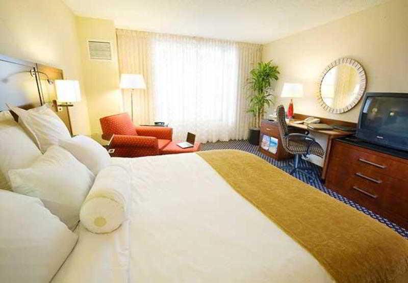 Hotel Palm Gardens Marriott