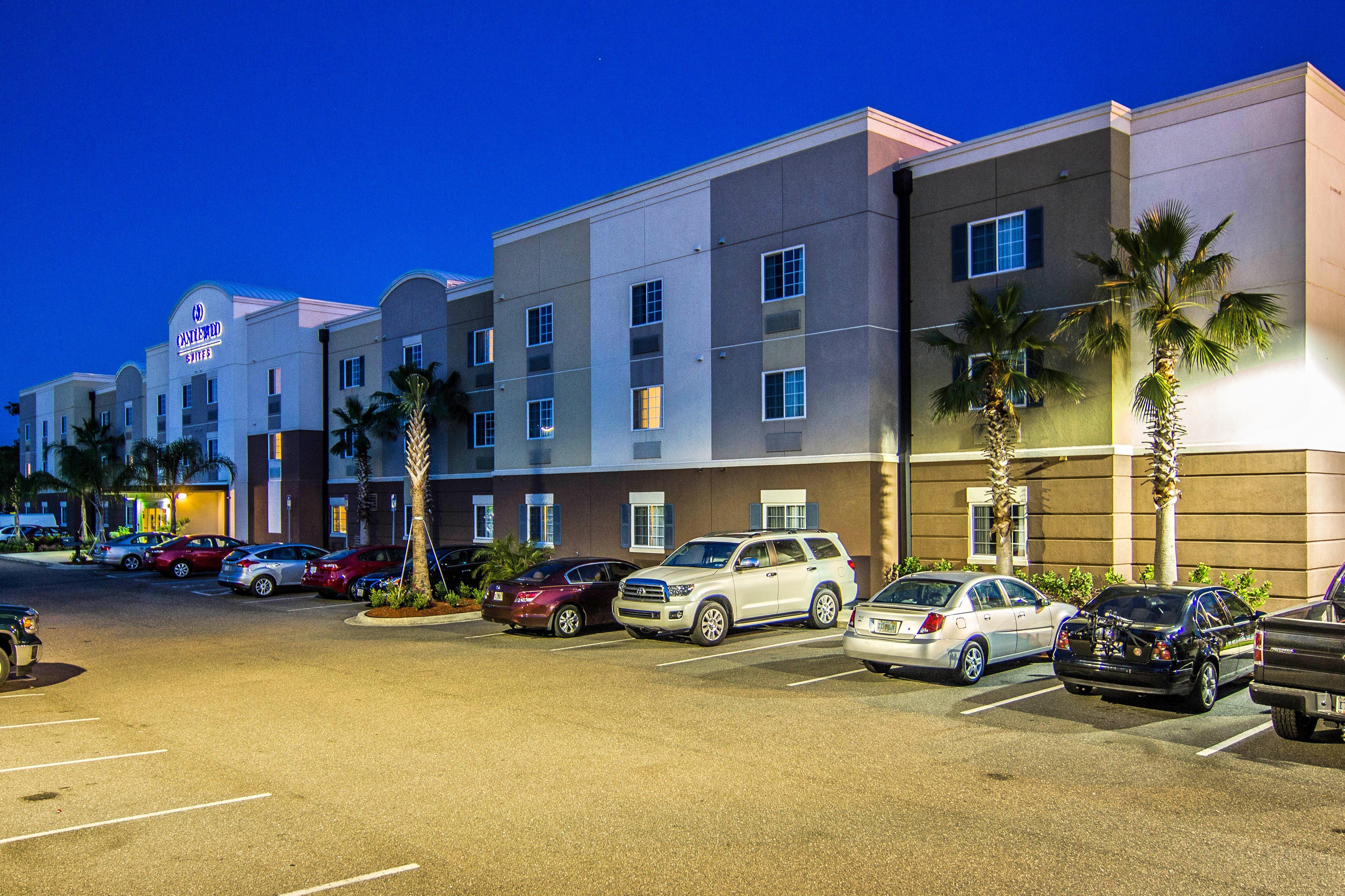 Hotel Candlewood East Merril Road By Ihg 2*