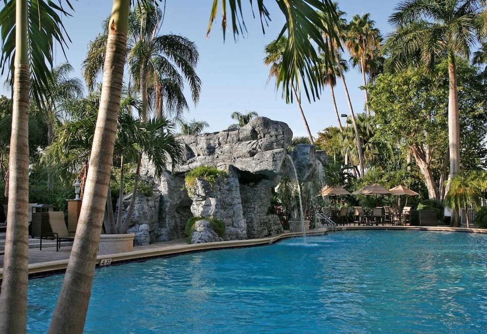 Embassy By Hilton Lauderdale 17th Street Hotel 3*