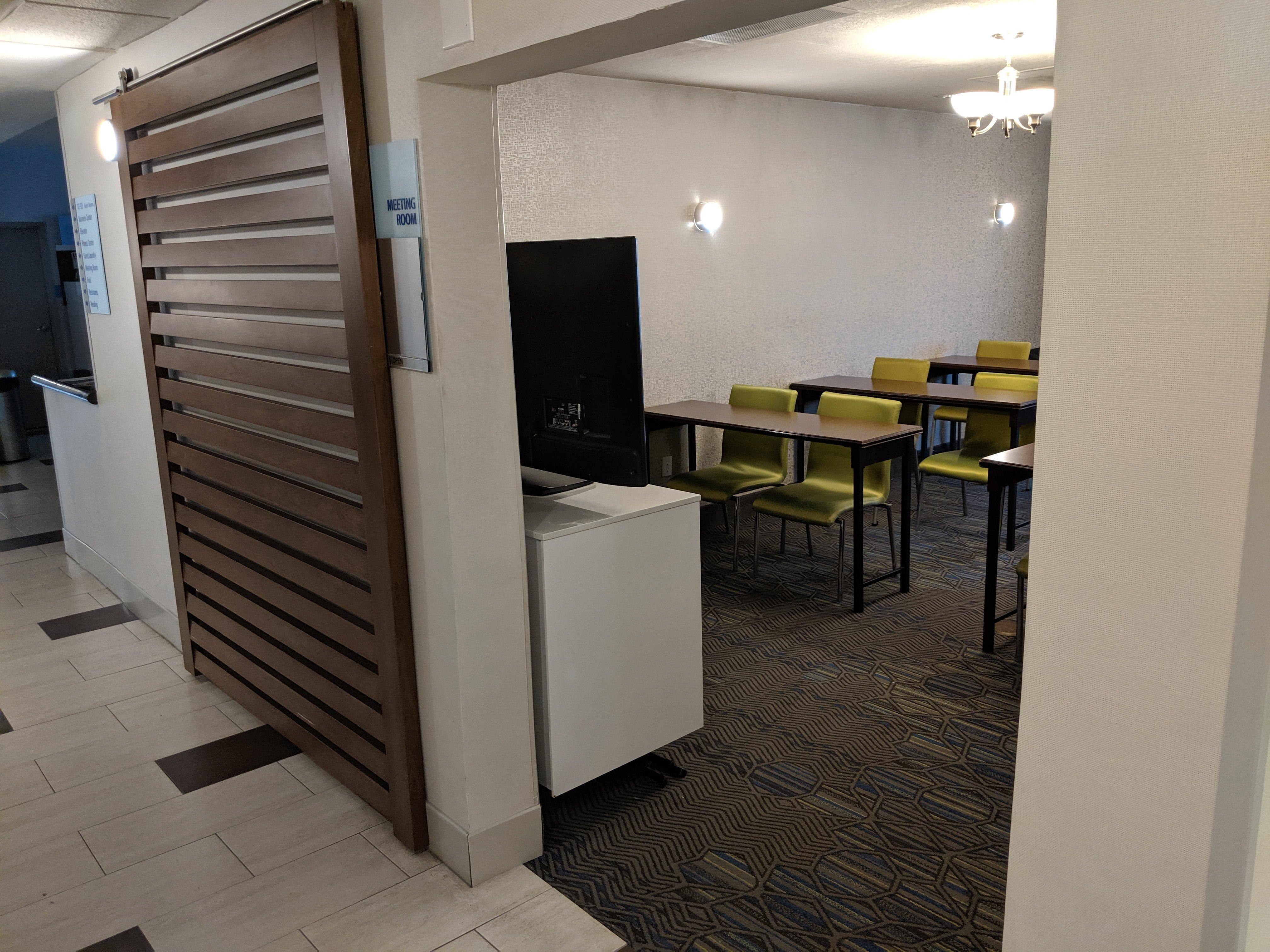 Express By Ihg Hotel