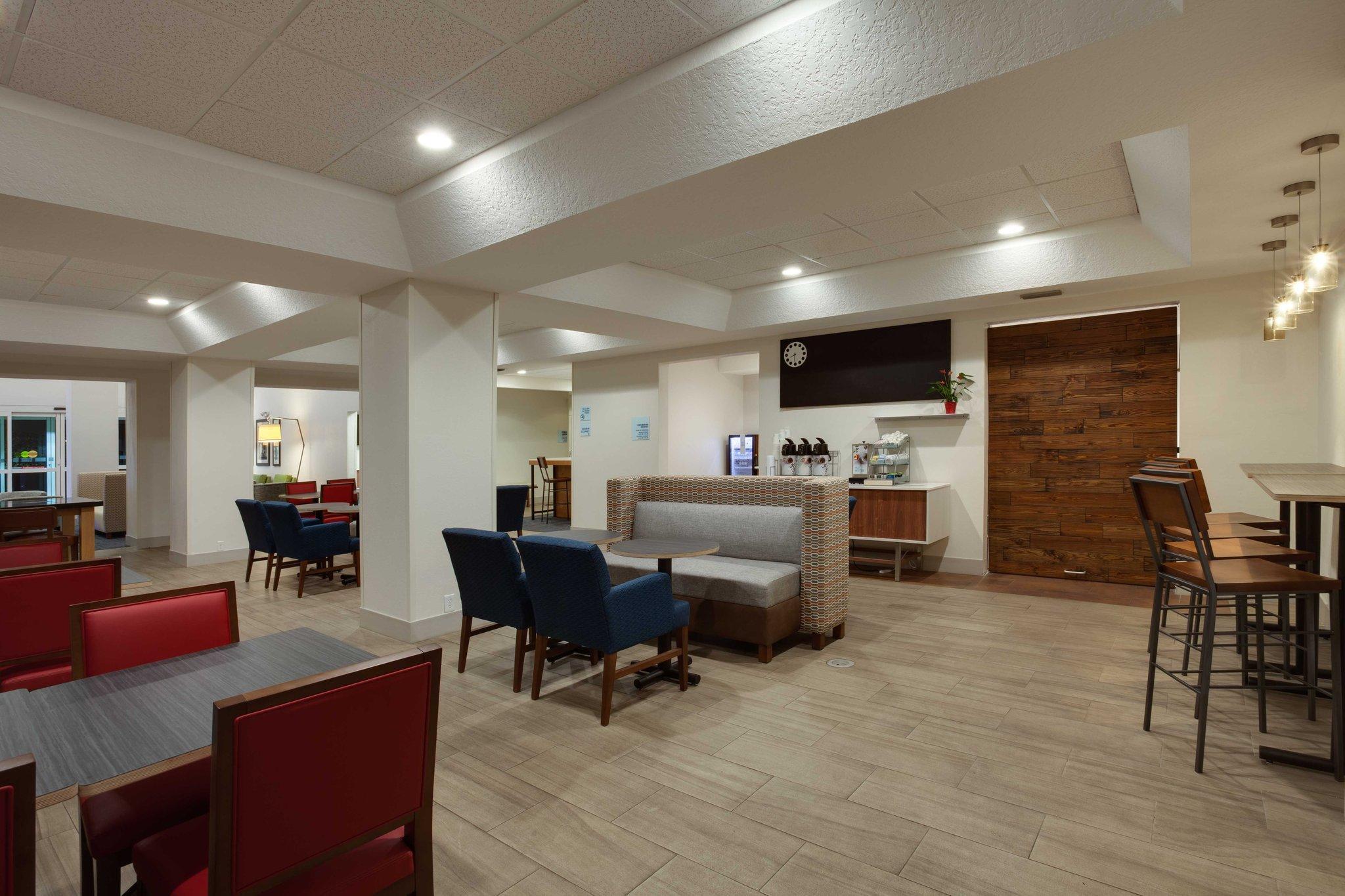 Express & International Airport By Ihg