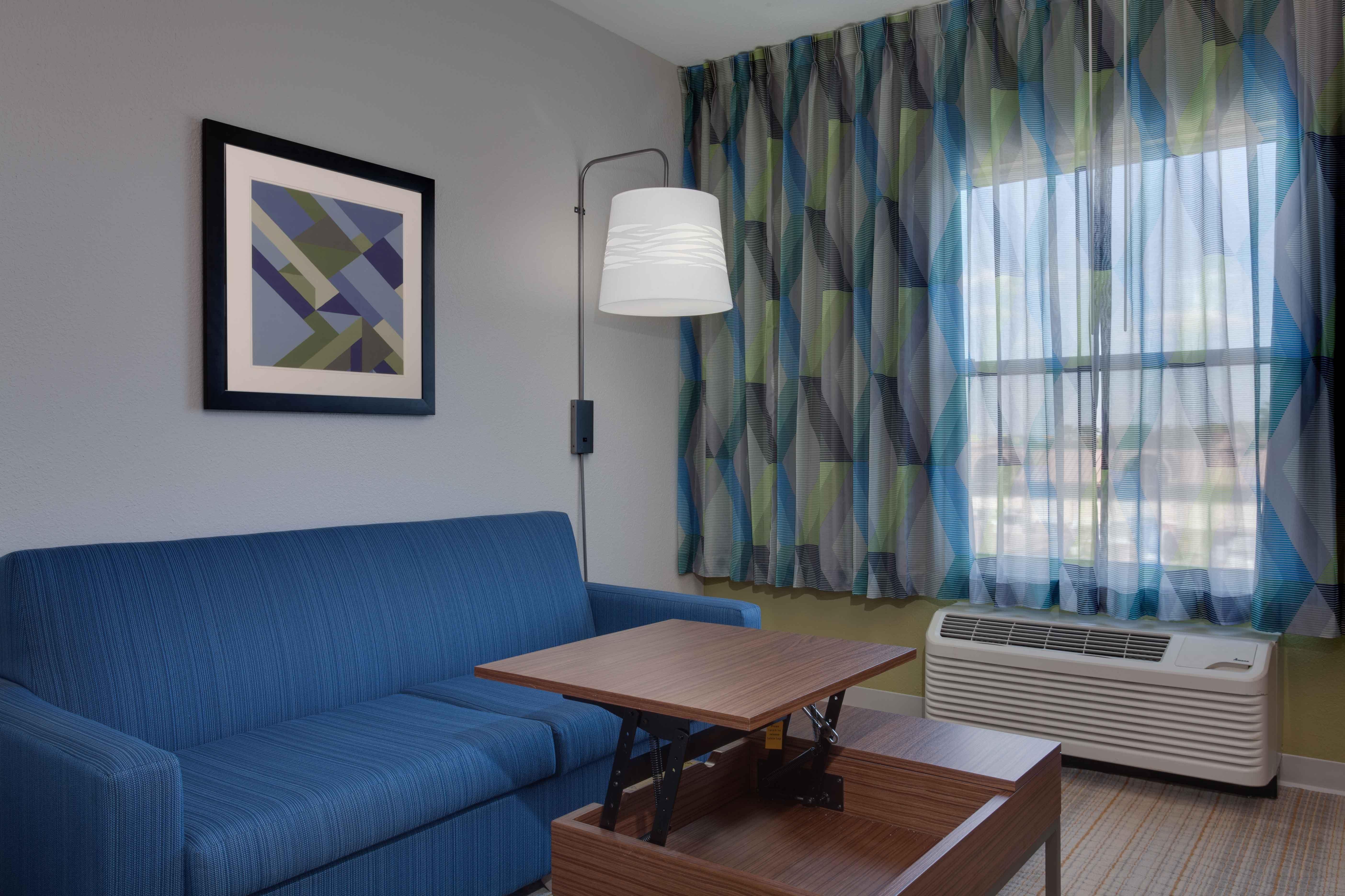 Hotel Express & International Airport By Ihg 2*