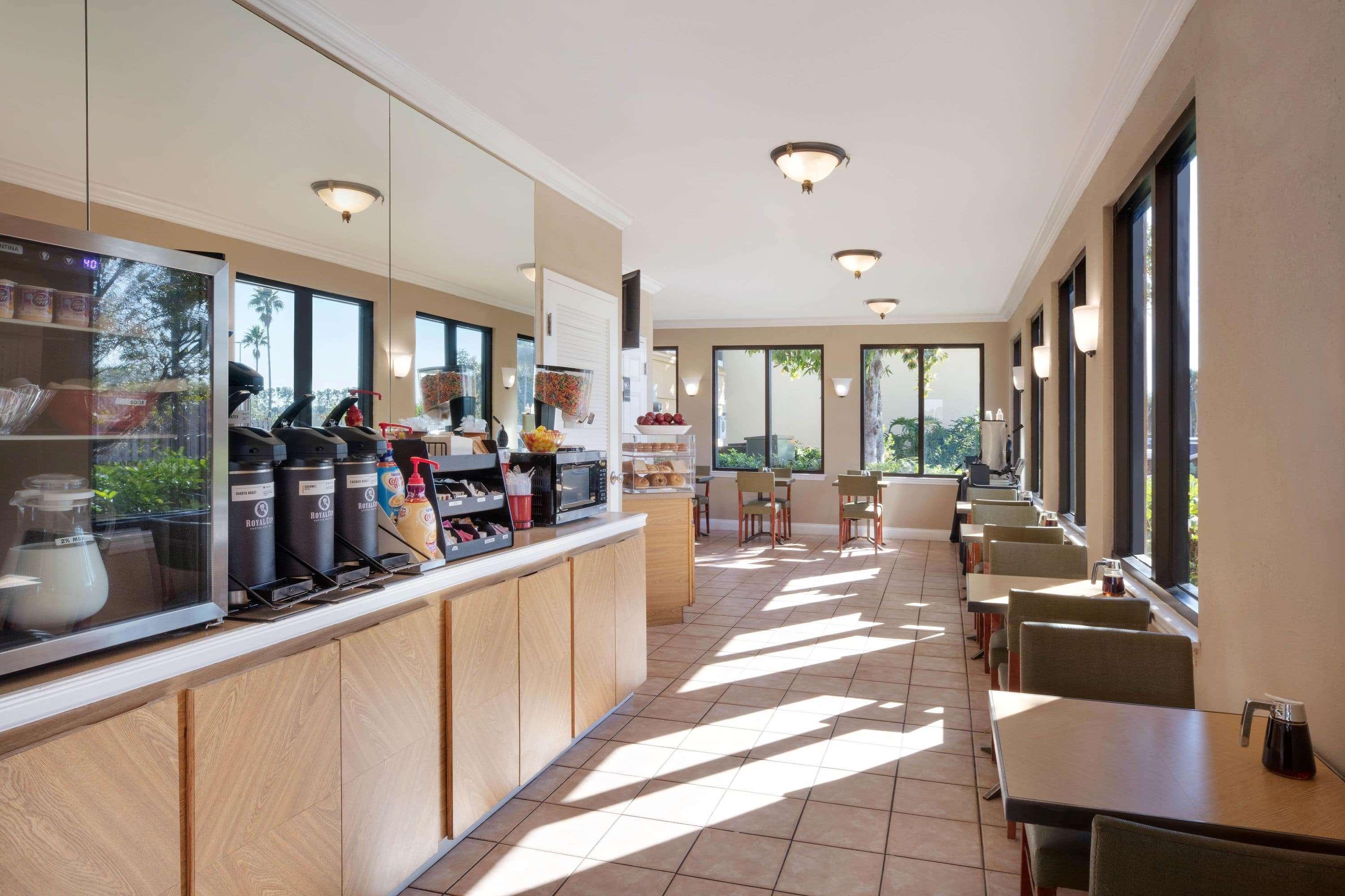 Baymont By Wyndham Daytona - Intl Speedway 3* Daytona Beach