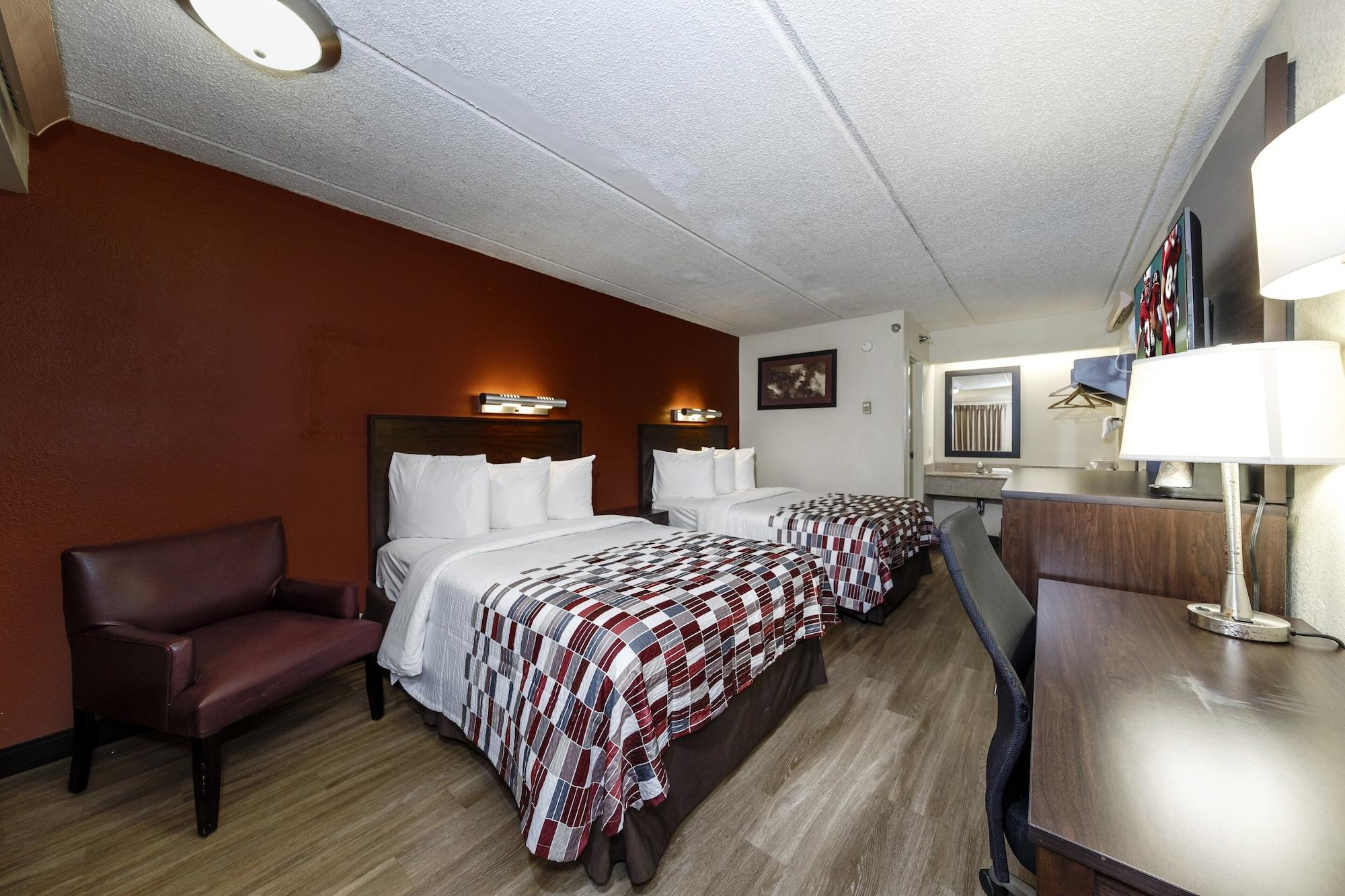 Red Roof - Brandon Motel
