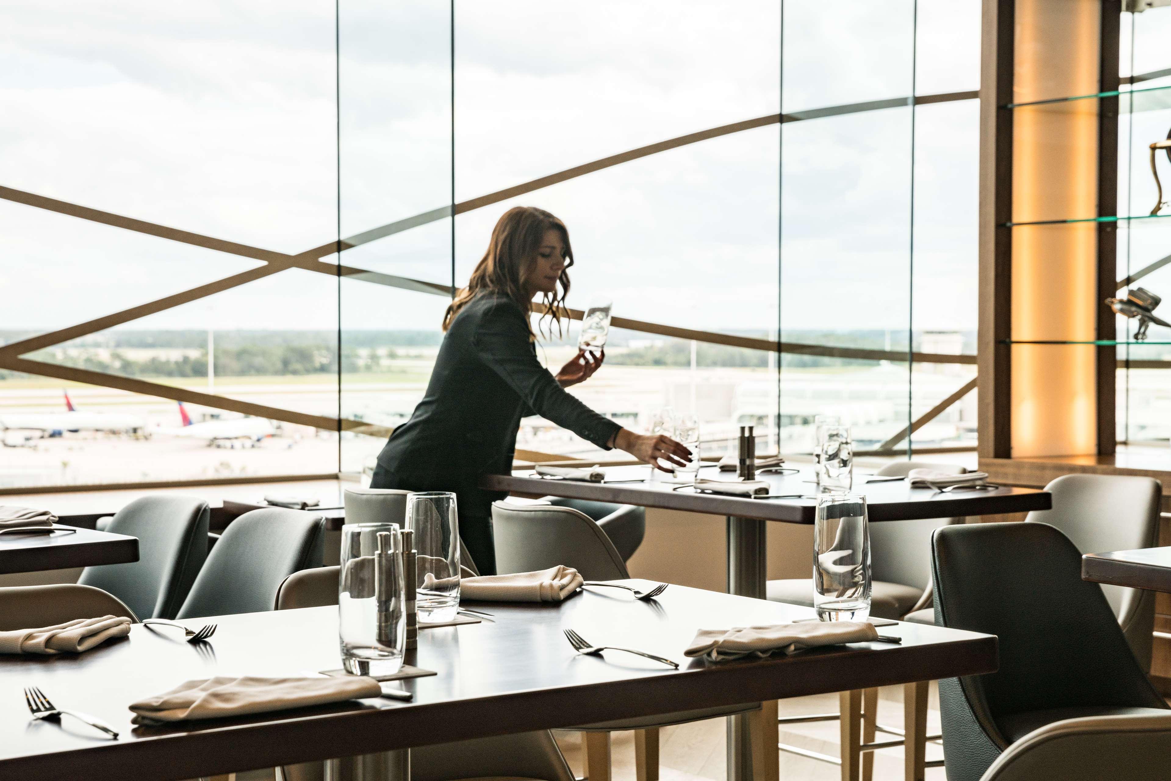 Hyatt Regency International Airport Hotel