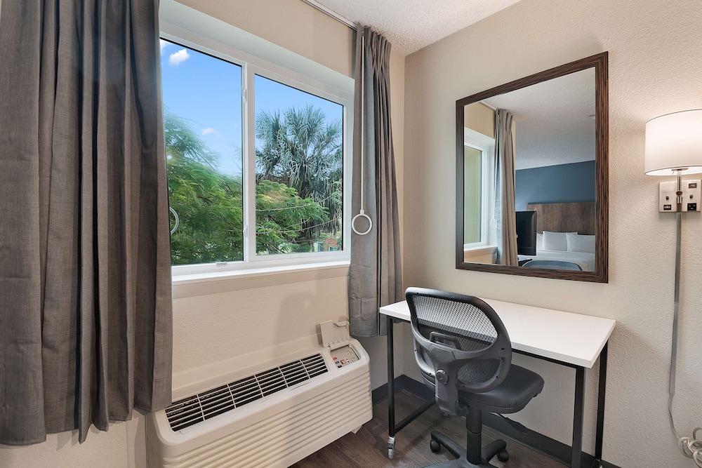 Extended America Premier - Miami - Airport - Hotel 2*