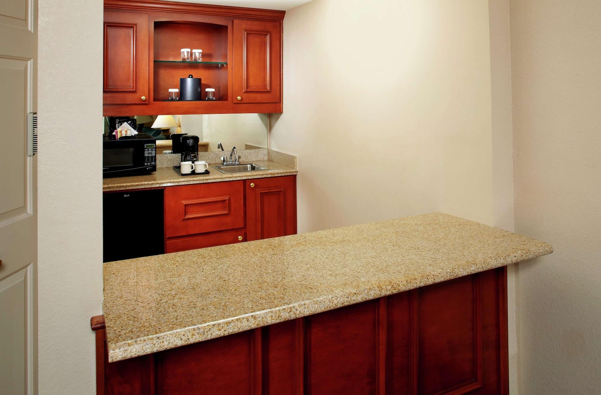 Hilton Garden East Brandon Hotel 3*