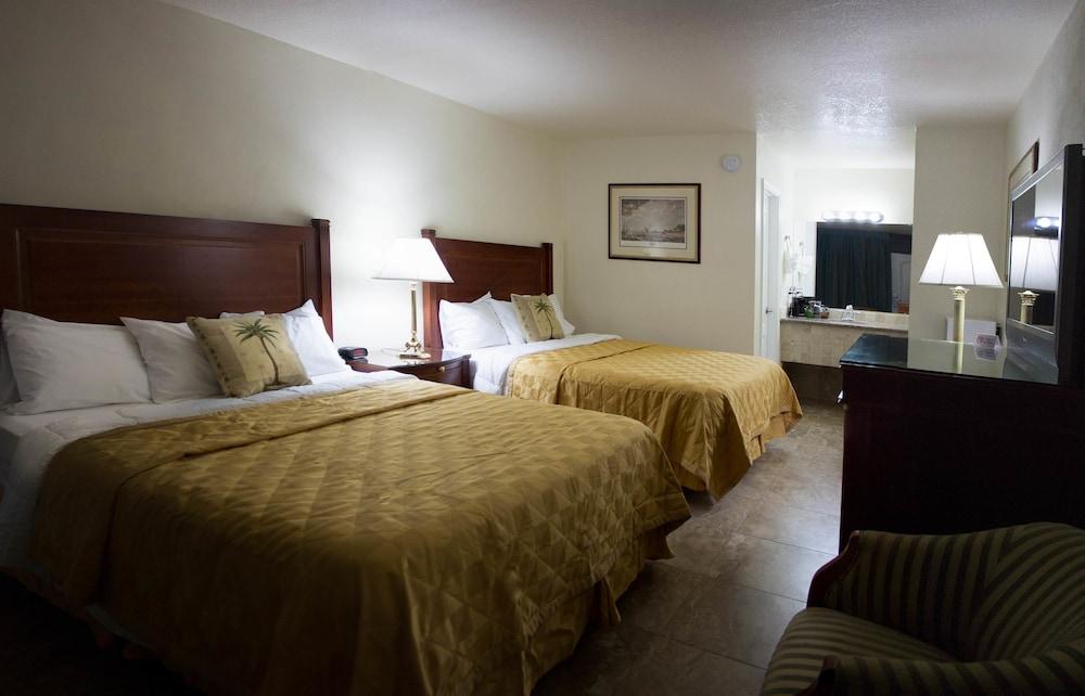 At - Pierce Hotel 3*