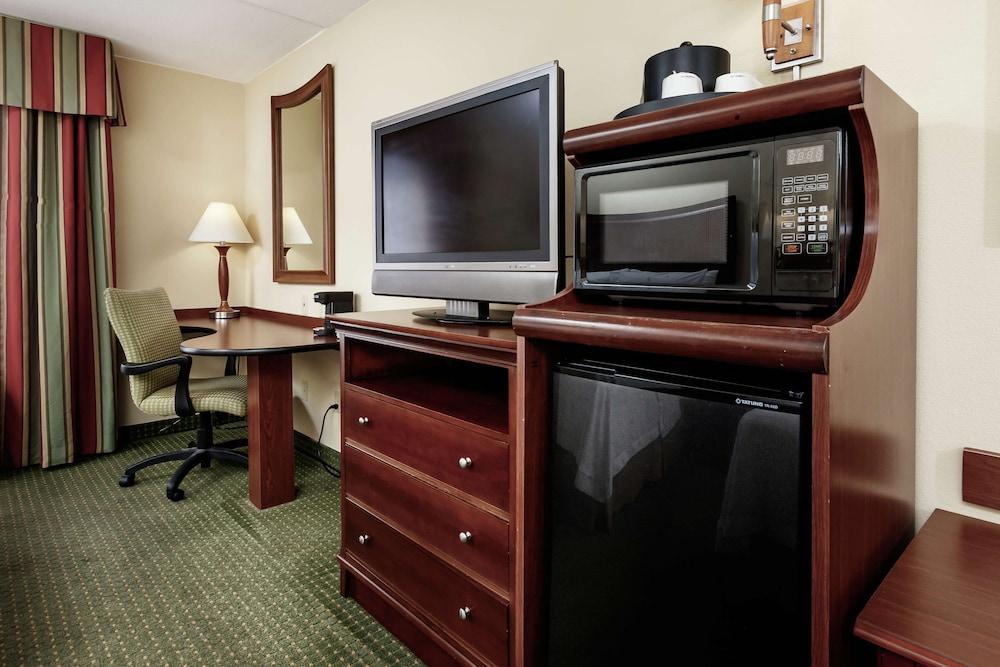 Hotel Hampton & Navarre